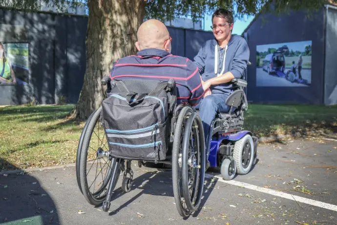 Découvrez les produits de la catégorie Equipements d'extérieur pour fauteuil roulant Handynamic Découvrez les produits de la catégorie Equipements d'extérieur pour fauteuil roulant Handynamic